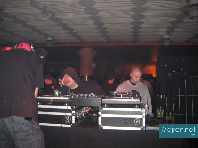 010.jpg