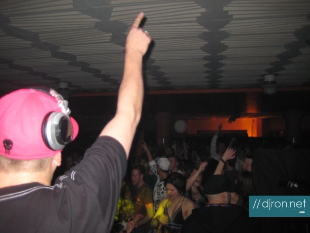 032.jpg