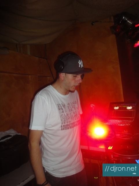 DSC07995.jpg